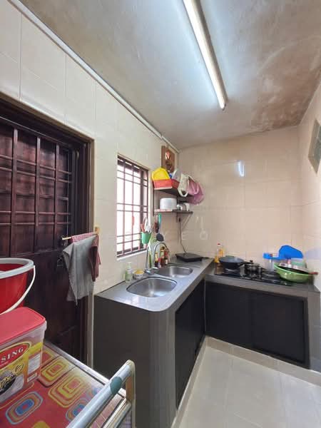 Taman Johor Jaya untuk Untuk Dijual - RM 408,000, Mac 2026 - Kitchen - PropertyGuru.com.my
