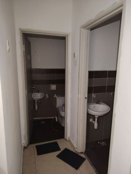 Taman Bukit Dahlia Tamans Bukits Dahlias untuk Untuk Disewa - RM 1,300 /bulan, Mac 2026 - Bathroom - PropertyGuru.com.my