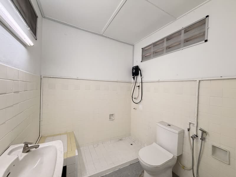 Bungalow for Sale in Jalan Klang Lama (Old Klang Road) (Kuala Lumpur) - Alex Loh - Bathroom - PropertyGuru.com.my