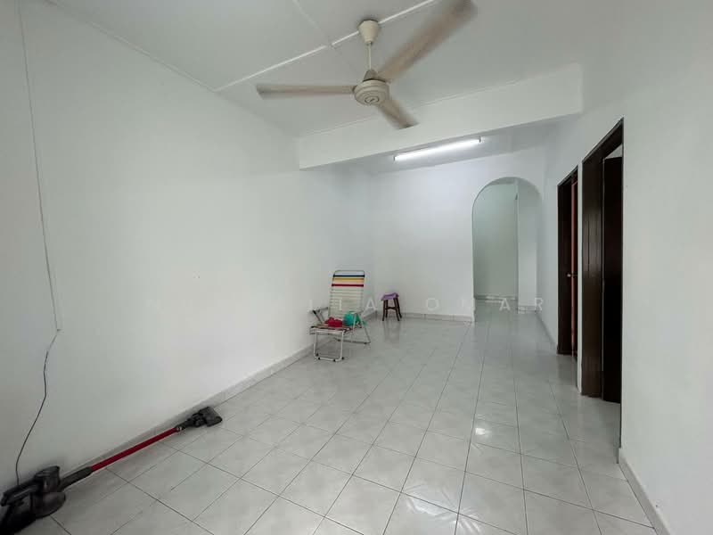 Taman Klang Perdana,Kapar untuk Untuk Dijual - RM 300,000, Mac 2026 - Living Room - PropertyGuru.com.my