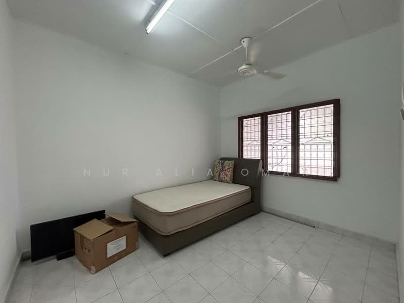 Taman Klang Perdana,Kapar untuk Untuk Dijual - RM 300,000, Mac 2026 - Bedroom - PropertyGuru.com.my