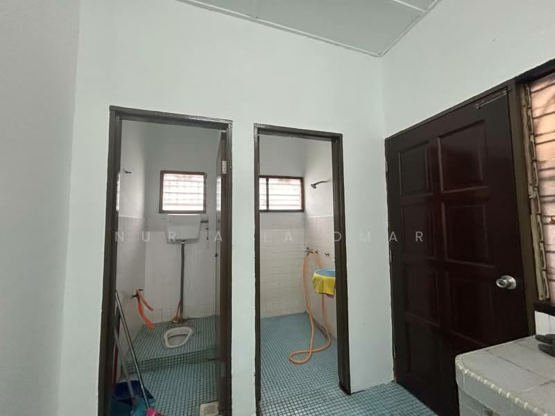 Taman Klang Perdana,Kapar untuk Untuk Dijual - RM 300,000, Mac 2026 - Bathroom - PropertyGuru.com.my