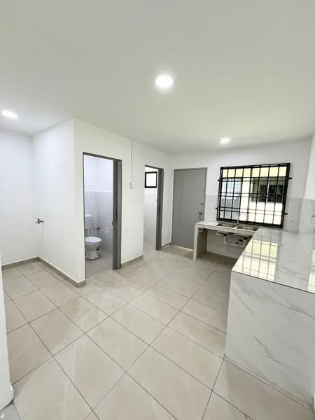 Taman Sri Sentosa Kulai Corner House untuk Untuk Dijual - RM 447,000, Mac 2026 - Kitchen - PropertyGuru.com.my