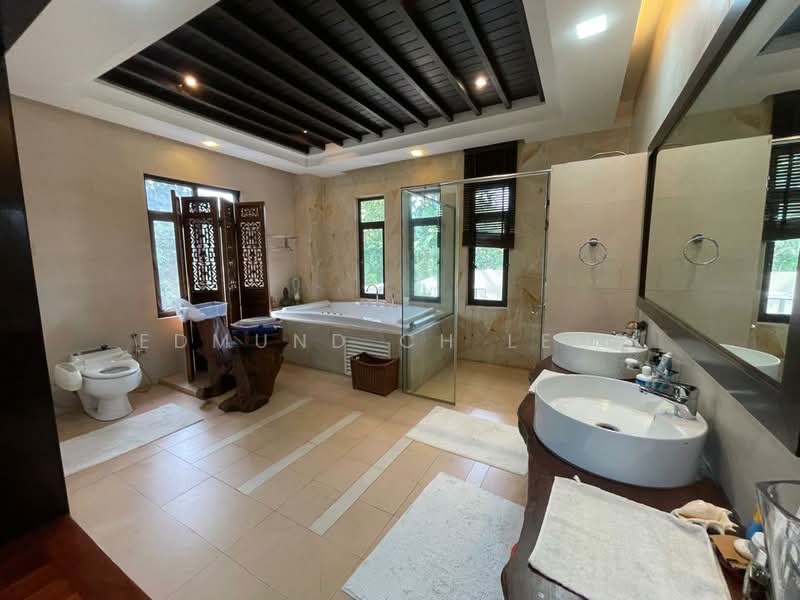 Bungalow for Sale in Rawang (Selangor) - Edmund CH Leow - Bathroom - PropertyGuru.com.my