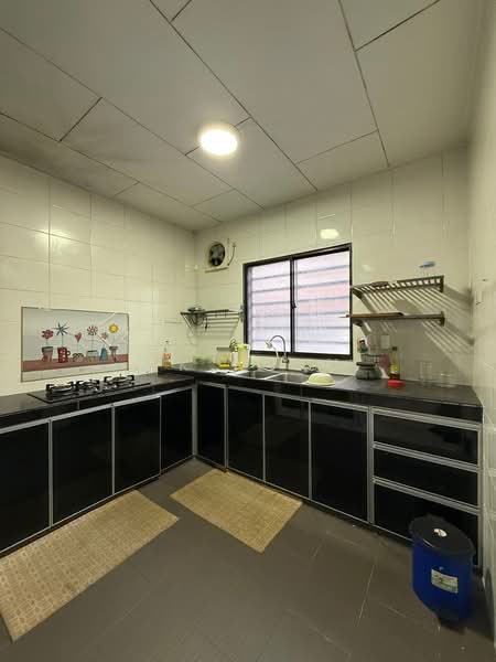 Ipoh botani freehold renovated extended 2 storey house for sale untuk Untuk Dijual - RM 400,000, Mac 2026 - Kitchen - PropertyGuru.com.my