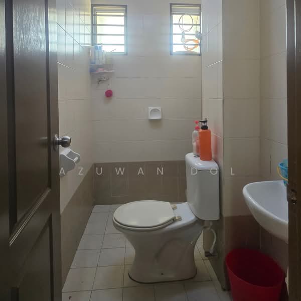 2-storey Terraced House for Rent in Subang Bestari (Shah Alam) - Azuwan Dol - Bathroom - PropertyGuru.com.my