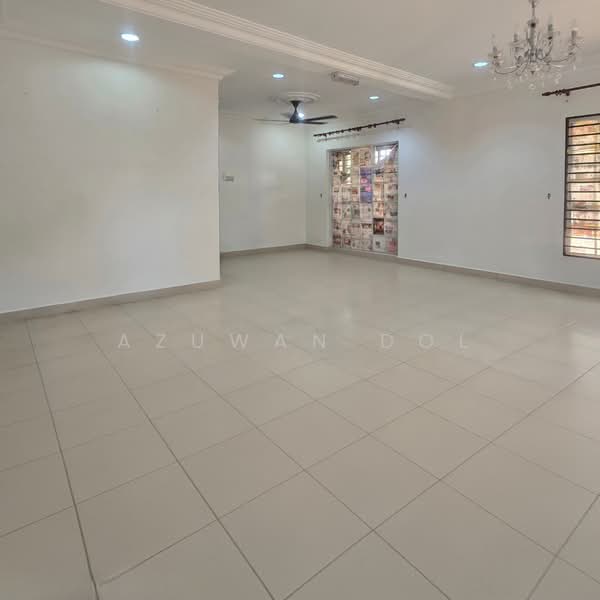 2-storey Terraced House for Rent in Subang Bestari (Shah Alam) - Azuwan Dol - Living Room - PropertyGuru.com.my