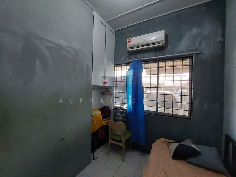 1-storey Terraced House for Sale in Taman Desa Ilmu (Samarahan) - Alfred Chua - Bedroom - PropertyGuru.com.my