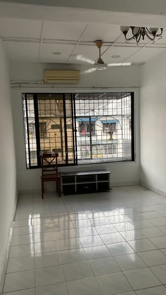 Taman Lembah Maju 600 Apartment untuk Untuk Disewa - RM 1,300 /bulan, Mac 2026 - Living Room - PropertyGuru.com.my