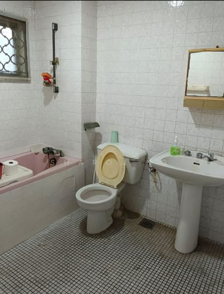 Semi-Detached House for Sale in Taman Iskandar (Johor Bahru) - Sharon Ng - Bathroom - PropertyGuru.com.my