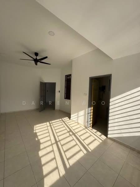 Taman Johor Jaya untuk Untuk Dijual - RM 849,000, Mac 2026 - Living Room - PropertyGuru.com.my