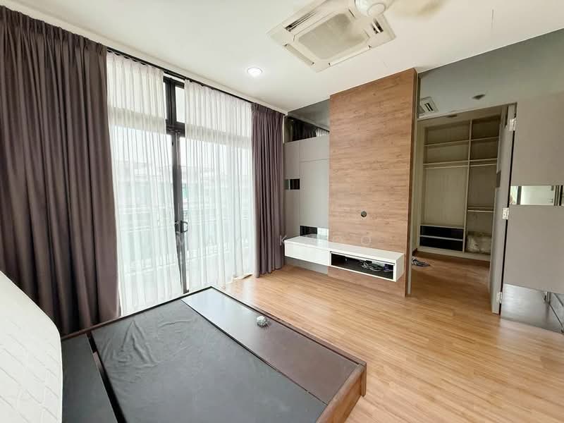 Cluster House for Sale in Taman Mount Austin (Tebrau) - May Khoo - Bedroom - PropertyGuru.com.my