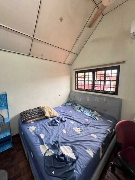 1.5-storey Terraced House for Sale in Taman Pelangi Indah (Ulu Tiram) - Wong Ouray - Bedroom - PropertyGuru.com.my
