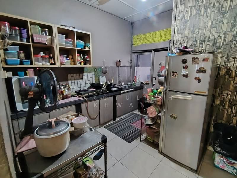 Bandar Baru Bangi Seksyen 2 untuk Untuk Dijual - RM 400,000, Mac 2026 - Kitchen - PropertyGuru.com.my