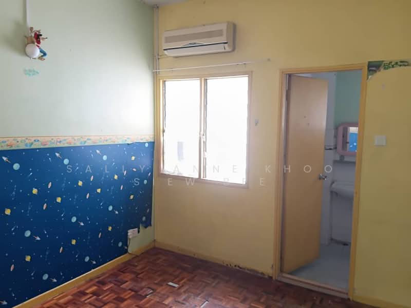 Rumah Teres 2 Tingkat untuk Dijual di Taman Wawasan (Puchong) - Sally Anne Khoo Siew bee - Bedroom - PropertyGuru.com.my