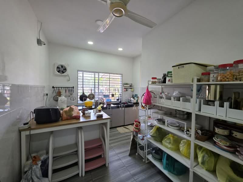The Clover Homes untuk Untuk Dijual - RM 700,000, Mac 2026 - Kitchen - PropertyGuru.com.my
