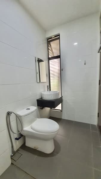 Rumah Teres untuk Dijual di Iskandar Puteri (Nusajaya) (Johor) - Karine Sior - Bathroom - PropertyGuru.com.my