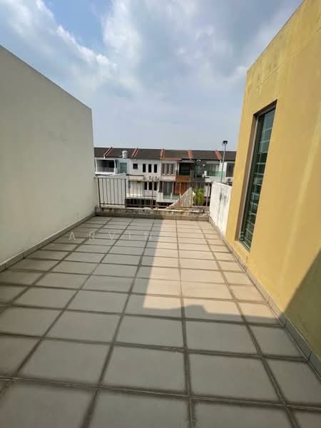 Fully Furnished Double Stry Landed Jalan Penaga Bandar Botanic KLANG untuk Untuk Disewa - RM 2,800 /bulan, Mac 2026 - Balcony - PropertyGuru.com.my