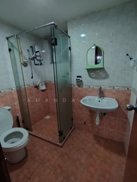 Condominium for Rent at Idaman Puteri - Amanda Lau - Bathroom - PropertyGuru.com.my