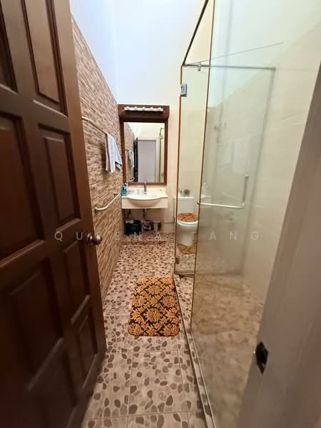 Semi-Detached House for Sale in Jalan Ipoh (Kuala Lumpur) - Queena Tang - Bathroom - PropertyGuru.com.my