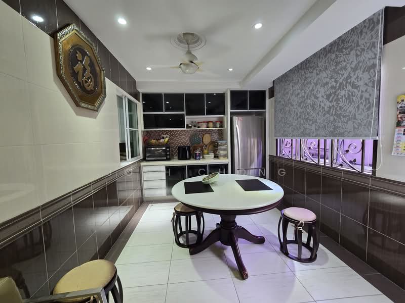 Putra Heights, Laman Putra untuk Untuk Dijual - RM 1,280,000, Mac 2026 - Kitchen - PropertyGuru.com.my