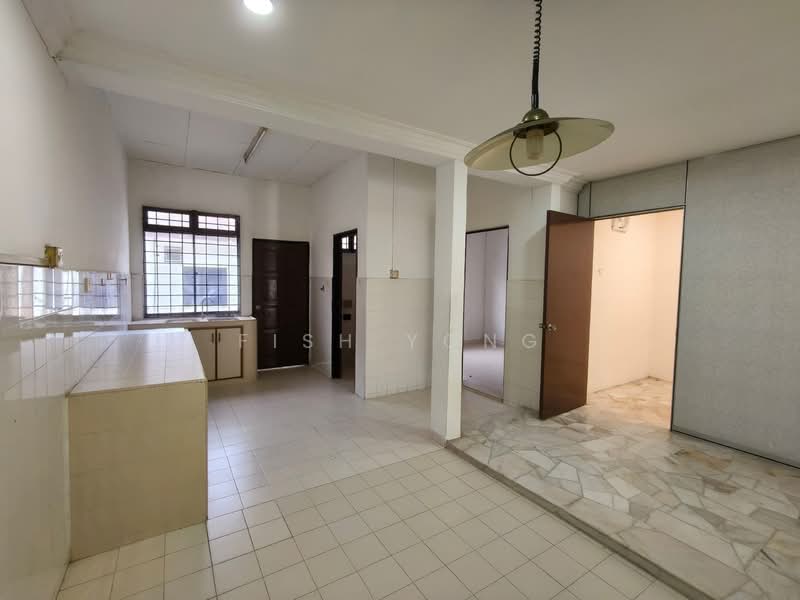 1.5-storey Terraced House for Rent in Skudai (Johor) - Fish Yong - Kitchen - PropertyGuru.com.my