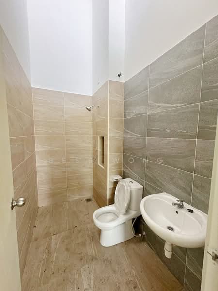 Cluster House for Sale in Iskandar Puteri (Nusajaya) (Johor) - Bess Wong - Bathroom - PropertyGuru.com.my