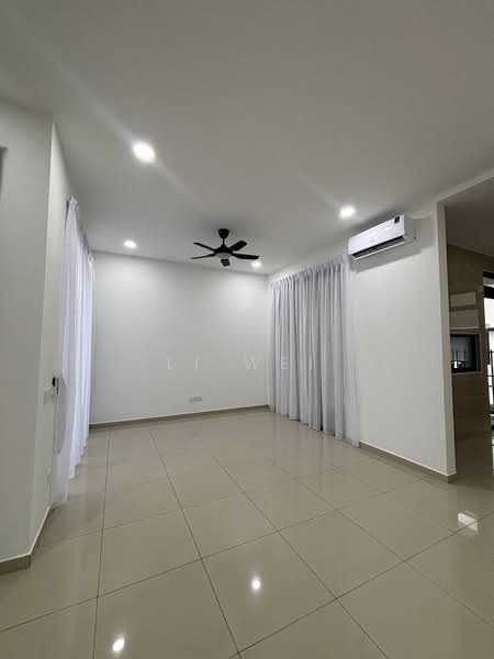 Cluster House for Rent in Taman Ekoflora (Johor Bahru) - Li Wei - Living Room - PropertyGuru.com.my