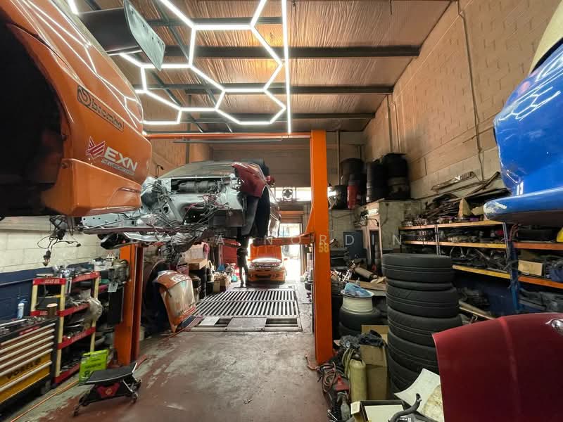 Terrace Factory for Sale in Bandar Sunway (Sunway) - Sa'a Nordin - Interior - PropertyGuru.com.my