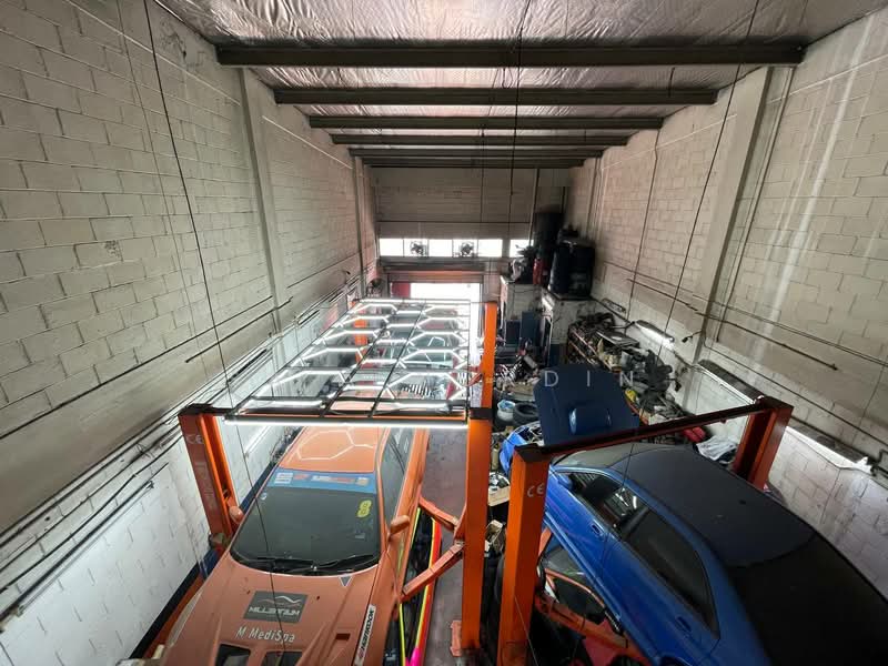 Terrace Factory for Sale in Bandar Sunway (Sunway) - Sa'a Nordin - Car Park - PropertyGuru.com.my
