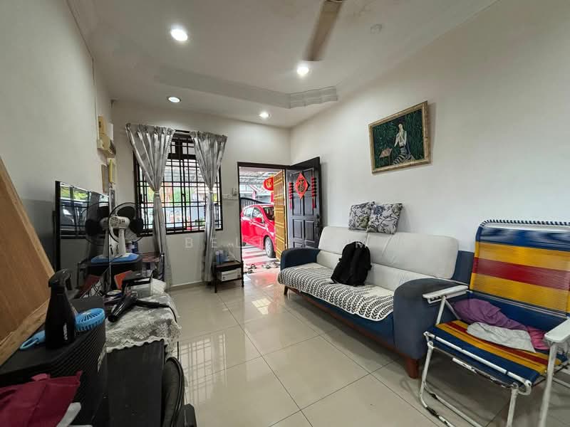 Rumah Teres 1 Tingkat untuk Dijual di Taman Universiti - Bell Lum - Living Room - PropertyGuru.com.my