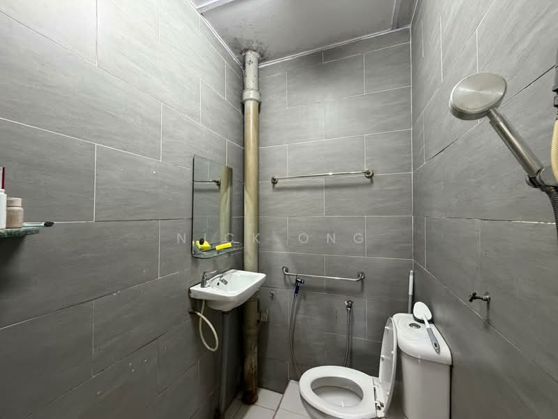 Flat for Sale at Taman Daya - Jalan Bertam 1, 10 and 16 - Nick Ong - Bathroom - PropertyGuru.com.my
