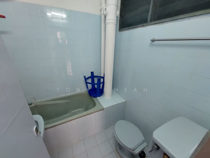 Condominium for Sale at Vista Condominium - Tony Cheah - Bathroom - PropertyGuru.com.my