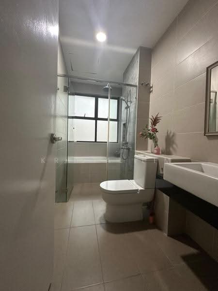 Condominium for Rent at Isle of Kamares - Krystal Lim - Bathroom - PropertyGuru.com.my