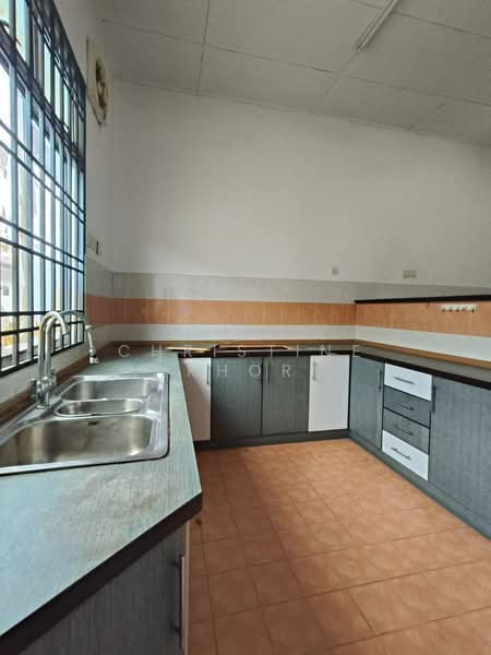 1-storey Terraced House for Sale in Taman Bestari Indah (Ulu Tiram) - Christine Khor - Kitchen - PropertyGuru.com.my