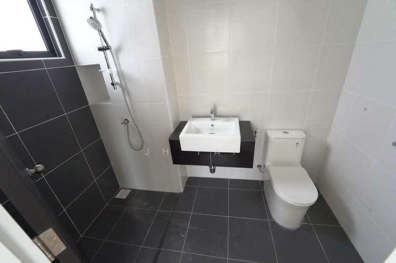 Cluster House for Sale in Iskandar Puteri (Nusajaya) (Johor) - JH Yap - Bathroom - PropertyGuru.com.my