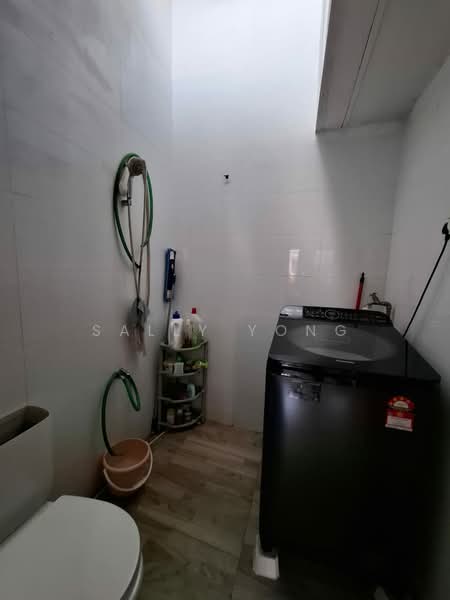 1.5-storey Terraced House for Sale in Klang (Selangor) - Sally Yong - Bathroom - PropertyGuru.com.my