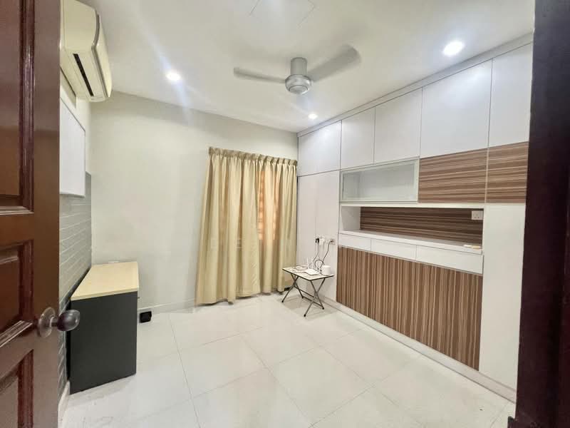 2-storey Terraced House for Sale in Taman Sentosa (Johor Bahru) - Wee Howe - Bedroom - PropertyGuru.com.my