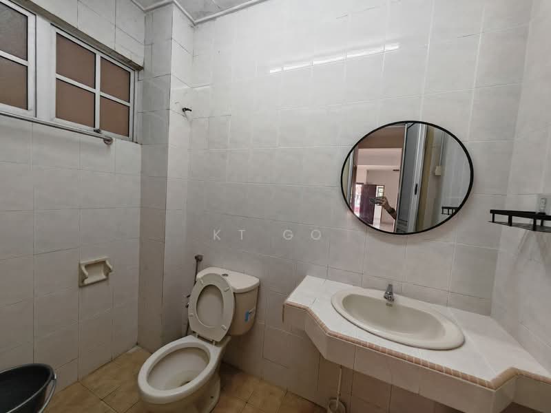 Rumah Teres untuk Dijual di Bandar Bukit Puchong (Puchong) - KT Go - Bathroom - PropertyGuru.com.my