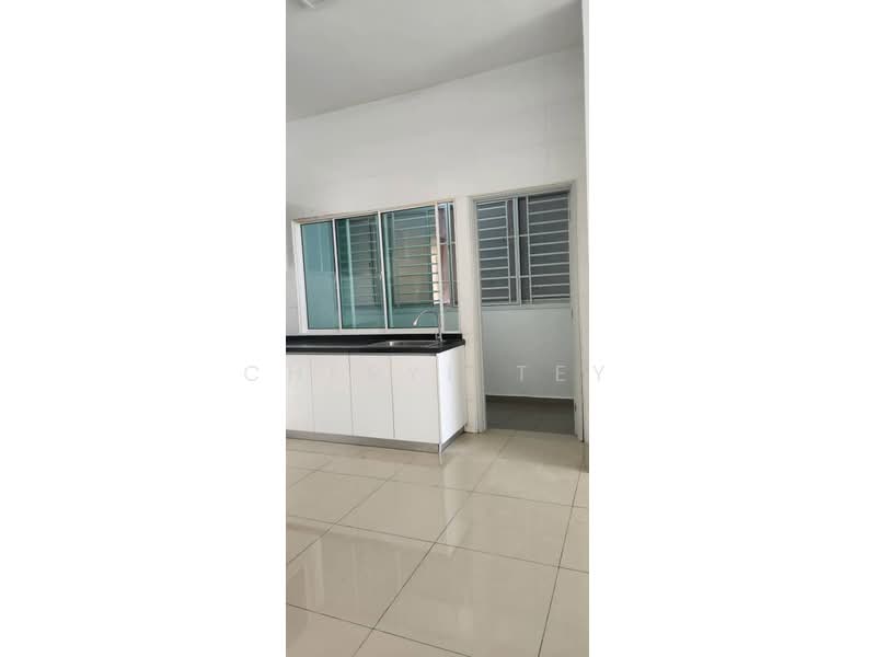Nusa Heights (Nusa Puncak) untuk Untuk Dijual - RM 410,000, Mac 2026 - Kitchen - PropertyGuru.com.my