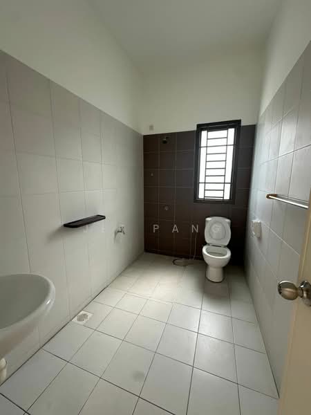 Cluster House for Sale in Taman Adda Heights (Tebrau) - Jet Pang - Bathroom - PropertyGuru.com.my