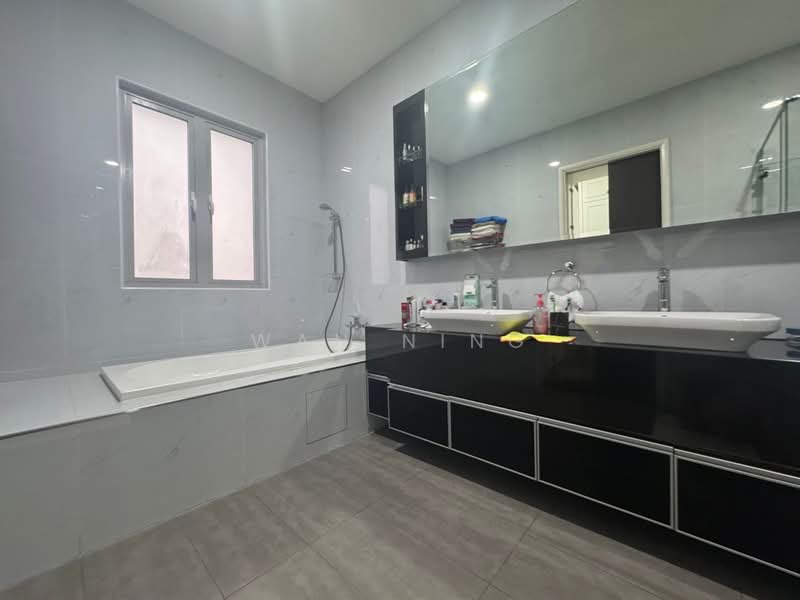Cluster House for Sale in Taman Ekoflora (Johor Bahru) - Wan Ning - Bathroom - PropertyGuru.com.my