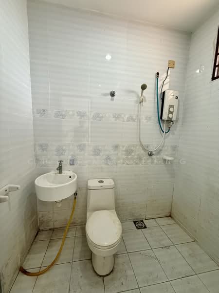 Bandar Warisan Puteri untuk Untuk Dijual - RM 568,000, Mac 2026 - Bathroom - PropertyGuru.com.my