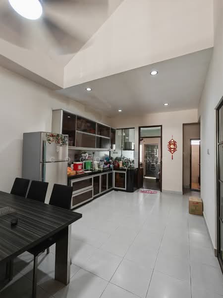 1.5-storey Terraced House for Sale in Taman Impian Emas (Skudai) - Coco Feng Lily - Kitchen - PropertyGuru.com.my