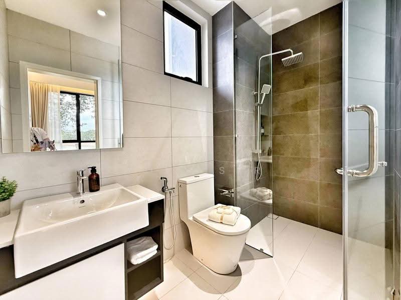 Service Residence for Sale at Sunway LakeHills - Yong Ser - Bathroom - PropertyGuru.com.my