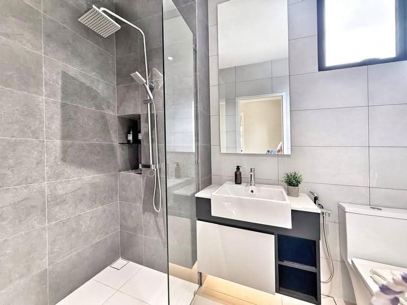 Service Residence for Sale at Sunway LakeHills - Yong Ser - Bathroom - PropertyGuru.com.my