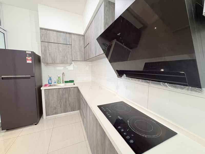 Condominium for Rent at Queens Residences Q1 @ Queens Waterfront - Suzan Beh - Kitchen - PropertyGuru.com.my