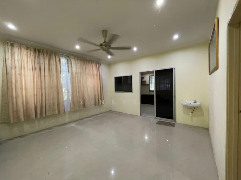 2-storey Terraced House for Rent in Kampung Baru Batu Maung (Batu Maung) - Xinnee . - Living Room - PropertyGuru.com.my