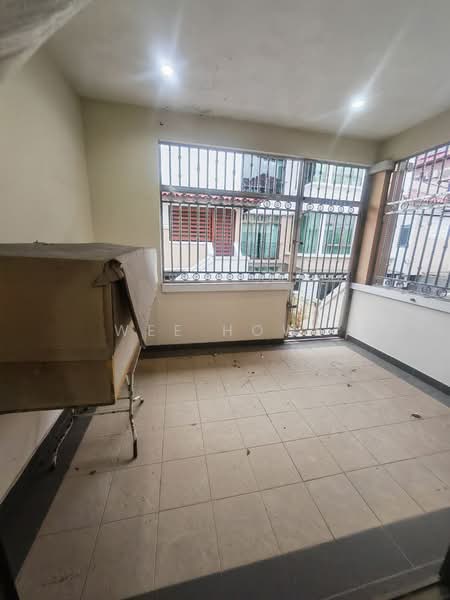 Semi-Detached House for Sale in Taman Sutera Utama (Skudai) - Wee Howe - Balcony - PropertyGuru.com.my