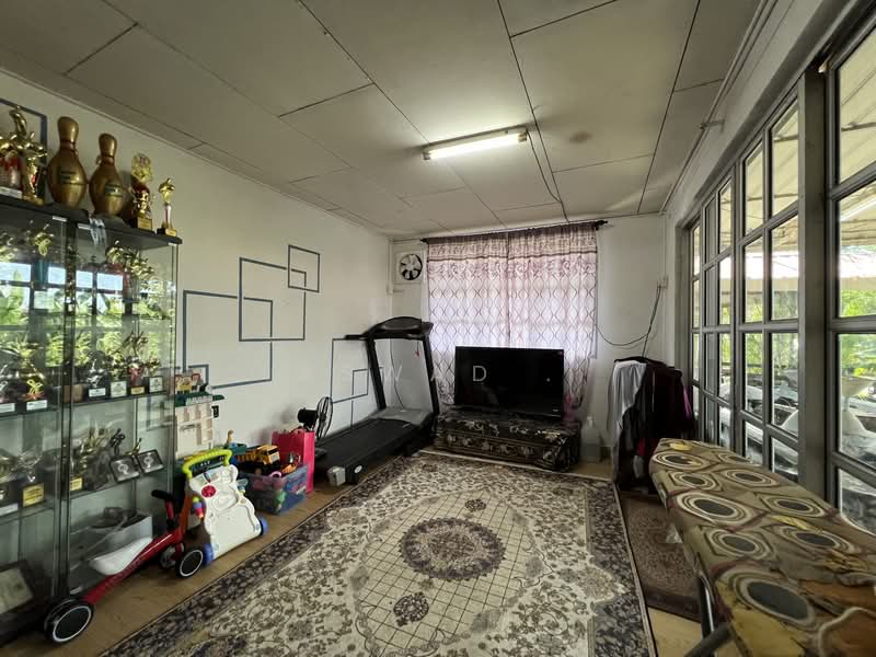 Taman Koperasi Guru, Tanah Liat, Bukit Mertajam untuk Untuk Dijual - RM 470,000, Mac 2026 - Living Room - PropertyGuru.com.my